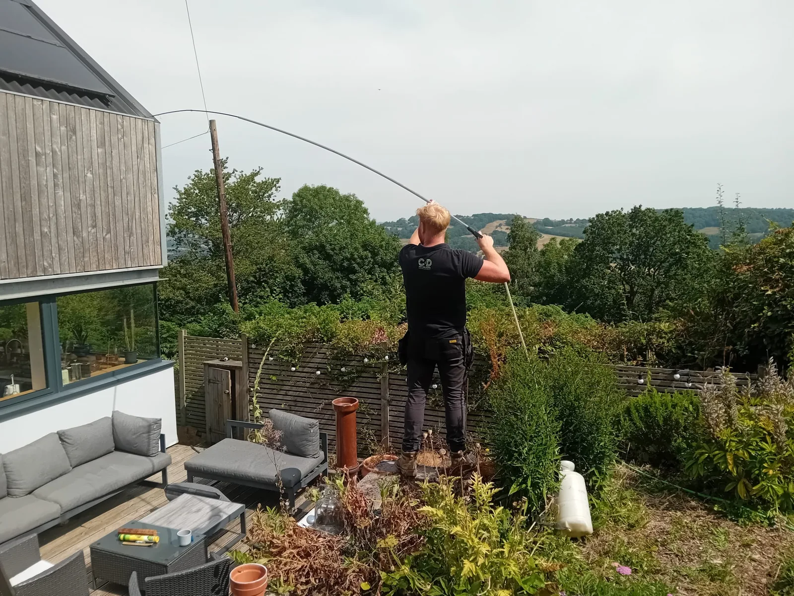 C&D carrying out professional pest control work